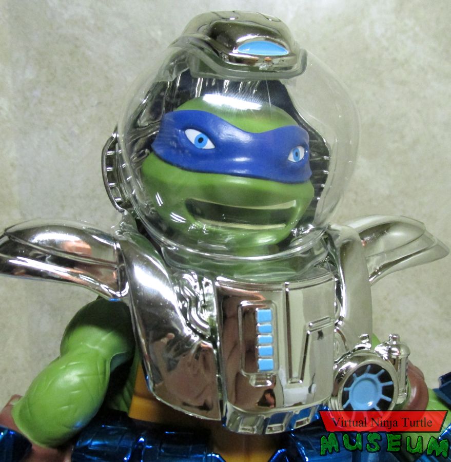 Metal Mutant Leonardo helmet closed